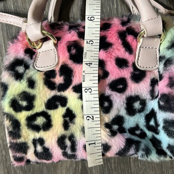 Luv Betsey by Betsey Johnson Harley Mini Barrel Bag Pink Cheetah Print Faux Fur - Picture 5 of 13